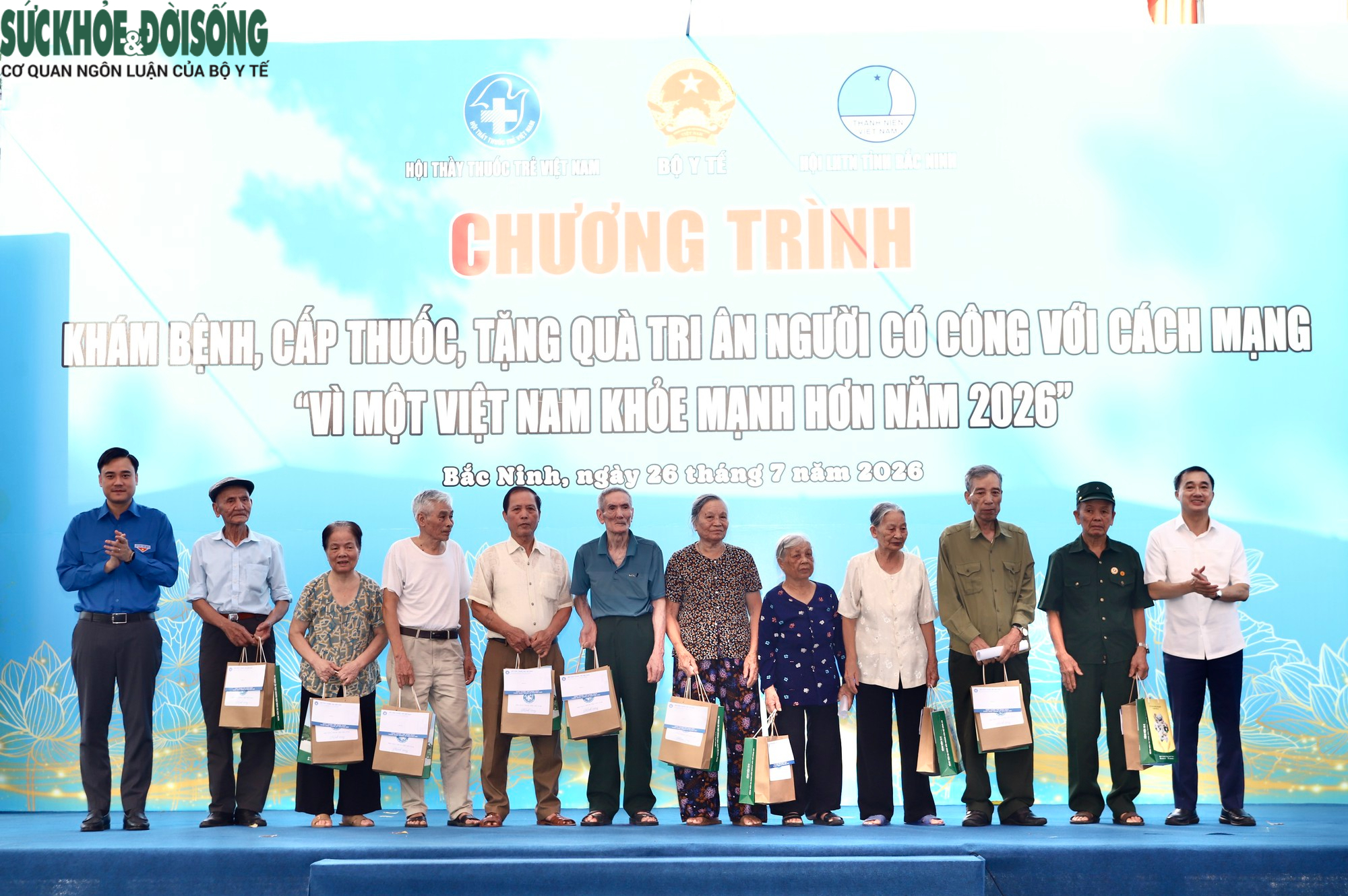 Khám bệnh miễn phí cho người có công Khám bệnh cho người có công