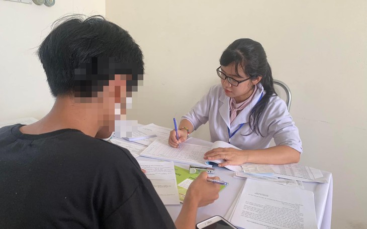 3 con đường lây truyền HIV và những biện pháp phòng ngừa ai cũng cần biết- Ảnh 2.