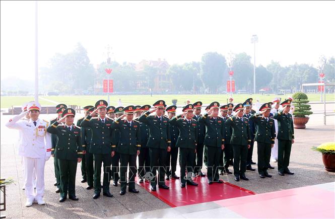 Tưởng Nhớ Các Anh Hùng Liệt Sĩ: Hành Trình Tri Ân Của Dân Tộc Việt Nam