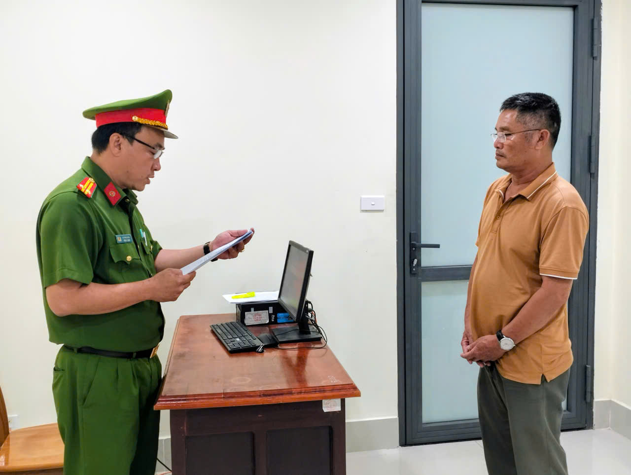 1000058288-17867876927631824609438 Mua 11 hóa đơn khống để hợp thức hàng hóa, Hoàng Văn Dương bị khởi tố- Ảnh 1.