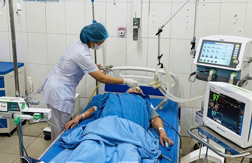 129732benhnhantieptucduocdieutritheodoisuckhoetaibenhvienphoithaibinh18223301-1785659763750445507162 Cứu sống 2 bệnh nhân cao tuổi tràn dịch màng phổi, ngừng tuần hoàn- Ảnh 1.