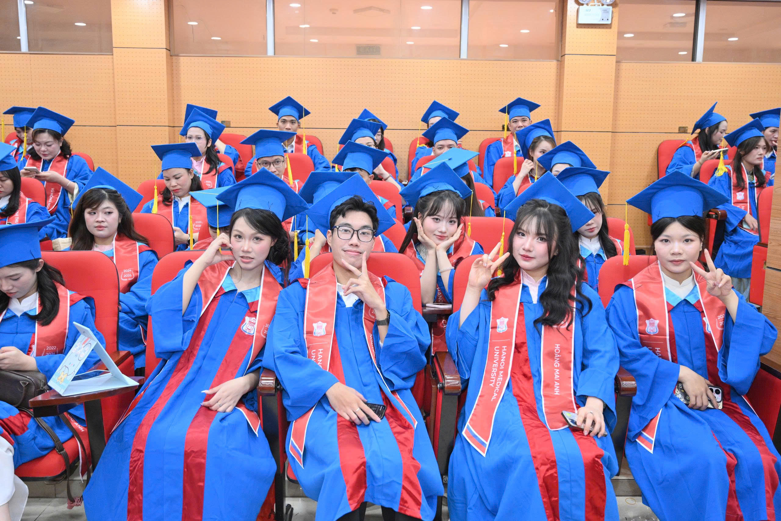 Đại học Y Hà Nội bổ sung 427 cử nhân chất lượng cao cho hệ thống y tế- Ảnh 1. Đại học Y Hà Nội bổ sung 427 cử nhân chất lượng cao cho hệ thống y tế- Ảnh 1.