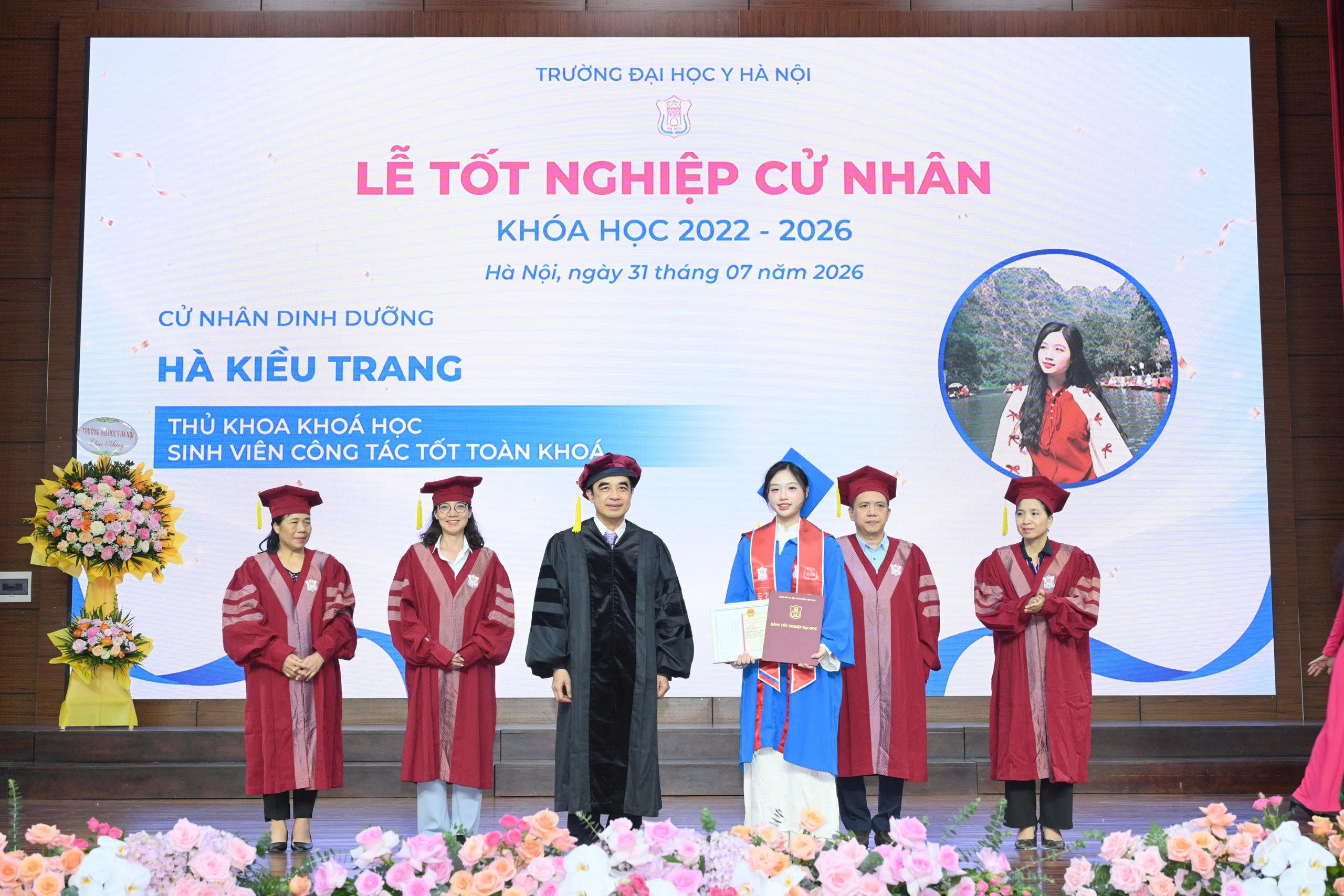 Đại học Y Hà Nội bổ sung 427 cử nhân chất lượng cao cho hệ thống y tế- Ảnh 4. Đại học Y Hà Nội bổ sung 427 cử nhân chất lượng cao cho hệ thống y tế- Ảnh 4.