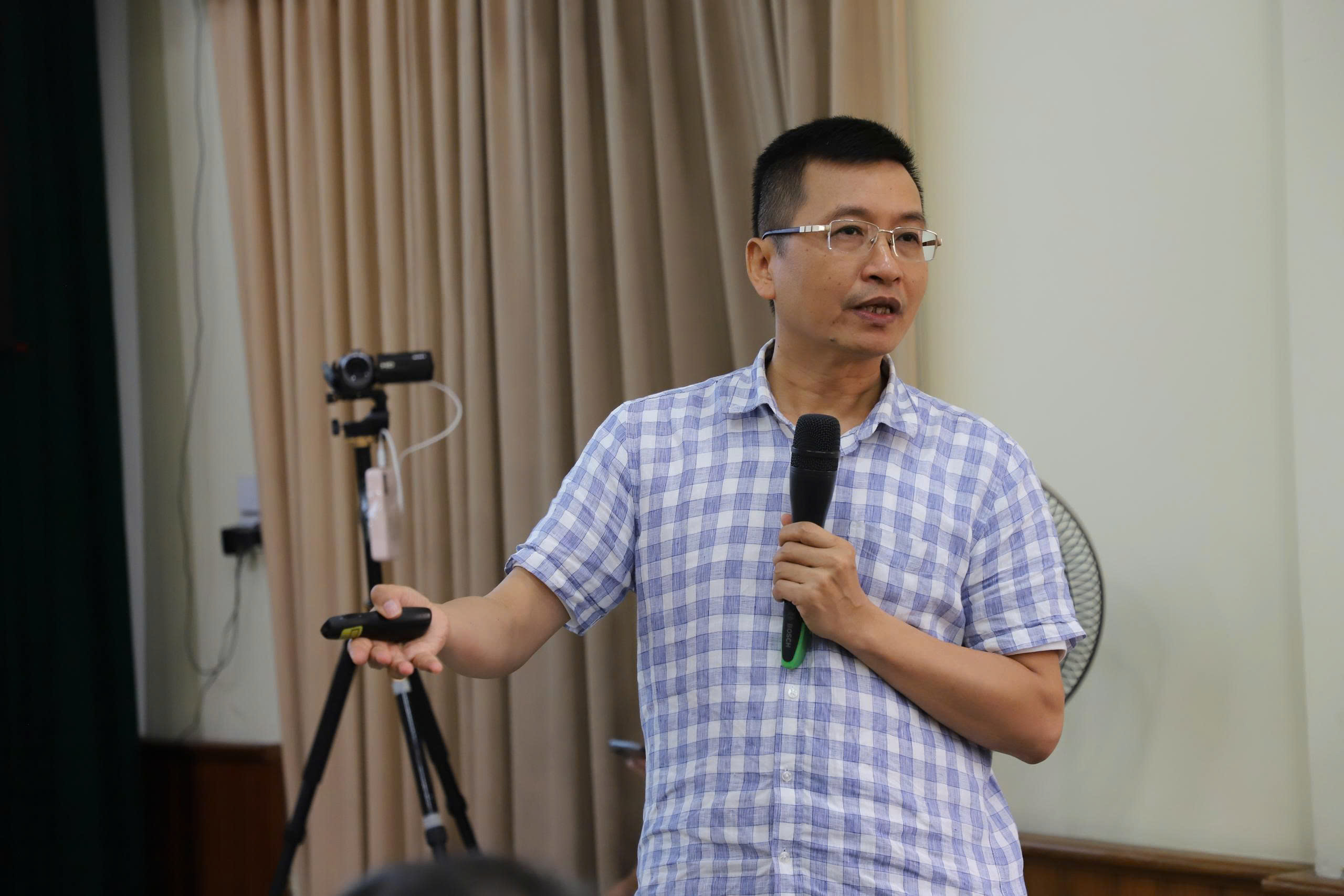 GS.TSKH. Phùng Hồ Hải GS.TSKH. Phùng Hồ Hải