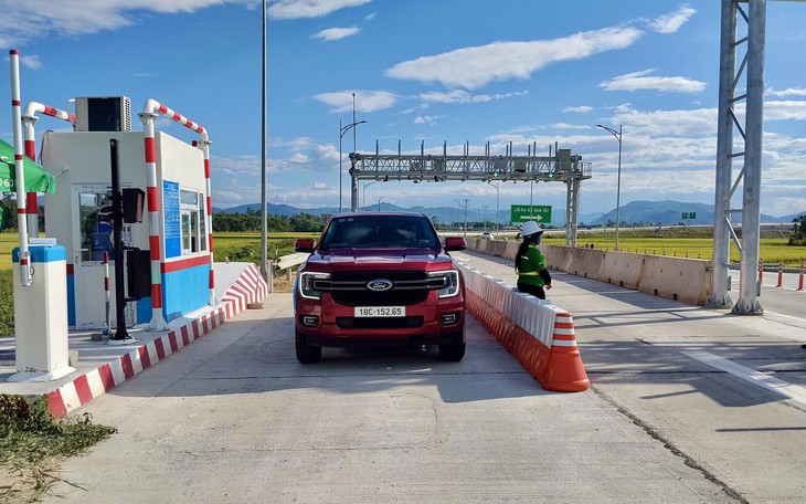 Tại Sao Tài Xế Không Nên Dừng Xe Ngủ Trên Cao Tốc?- Ảnh 1.