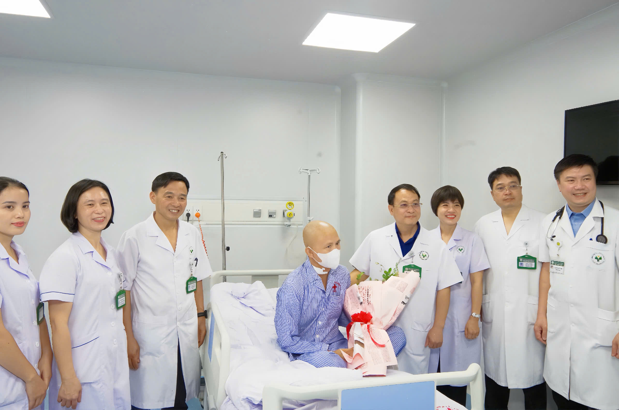 Thành công trong ca ghép tế bào gốc tại Bệnh viện 19-8 Bệnh viện 19-8 từng bước làm chủ kỹ thuật ghép tế bào gốc - Ảnh 2.