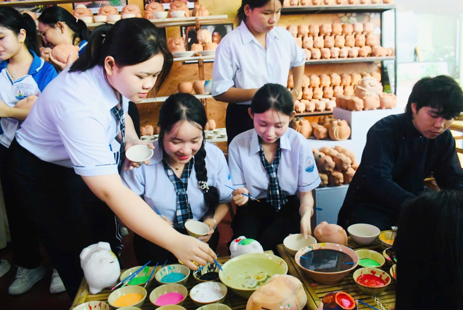 TPHCM: Bồi dưỡng tình yêu quê hương qua chương trình giáo dục di sản - Ảnh 1.