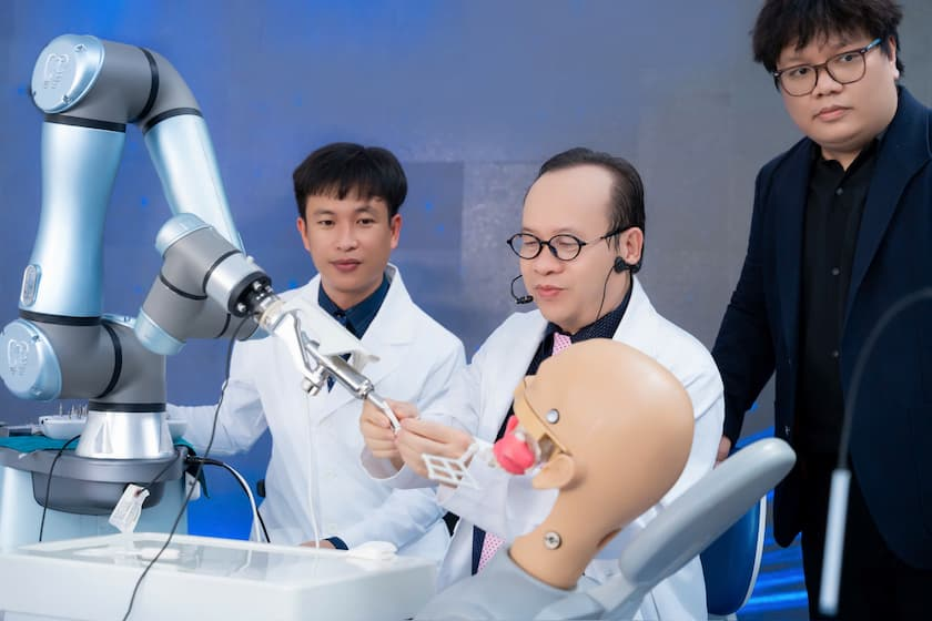 2-17865315986241570867420 Bước đi chiến lược: Nha khoa Nhân Tâm đầu tư robot cấy ghép Implant thế hệ mới- Ảnh 2.