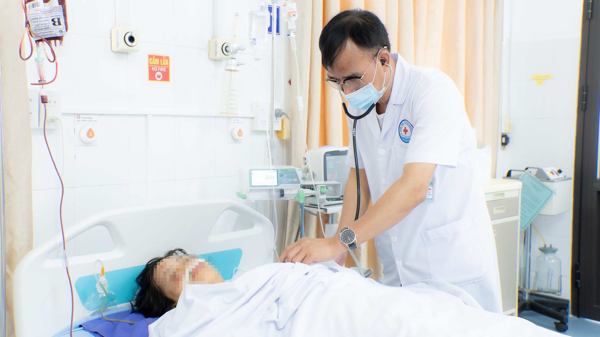 Giải Cứu Bệnh Nhân Sốc Mất Máu - Ảnh 2.