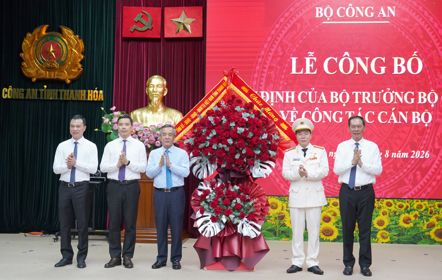 2-tinh-uy-tang-17863616603591403086297 Thanh Hóa có tân Giám đốc Công an tỉnh- Ảnh 3.
