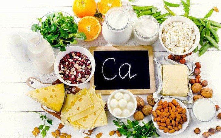 Phụ Nữ Sau Tuổi 50: Có Nên Bổ Sung Vitamin Và Khoáng Chất Mỗi Ngày? - Ảnh 1.