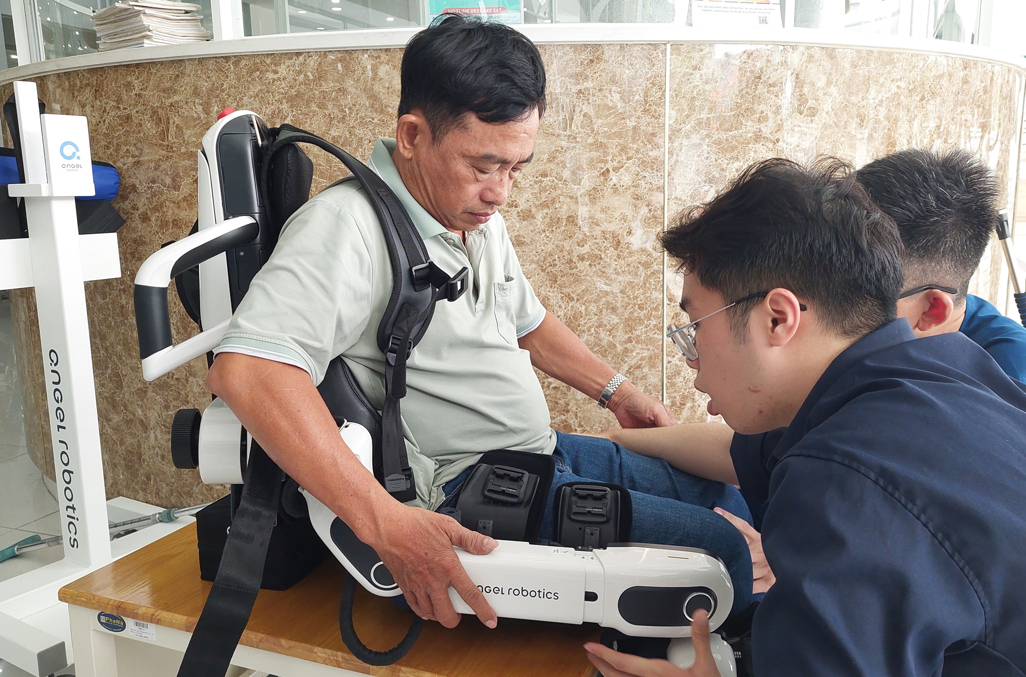 20251218102952-1786705849006866787690 Robot phục hồi chức năng: Mở triển vọng mới đến người bệnh - Ảnh 2.