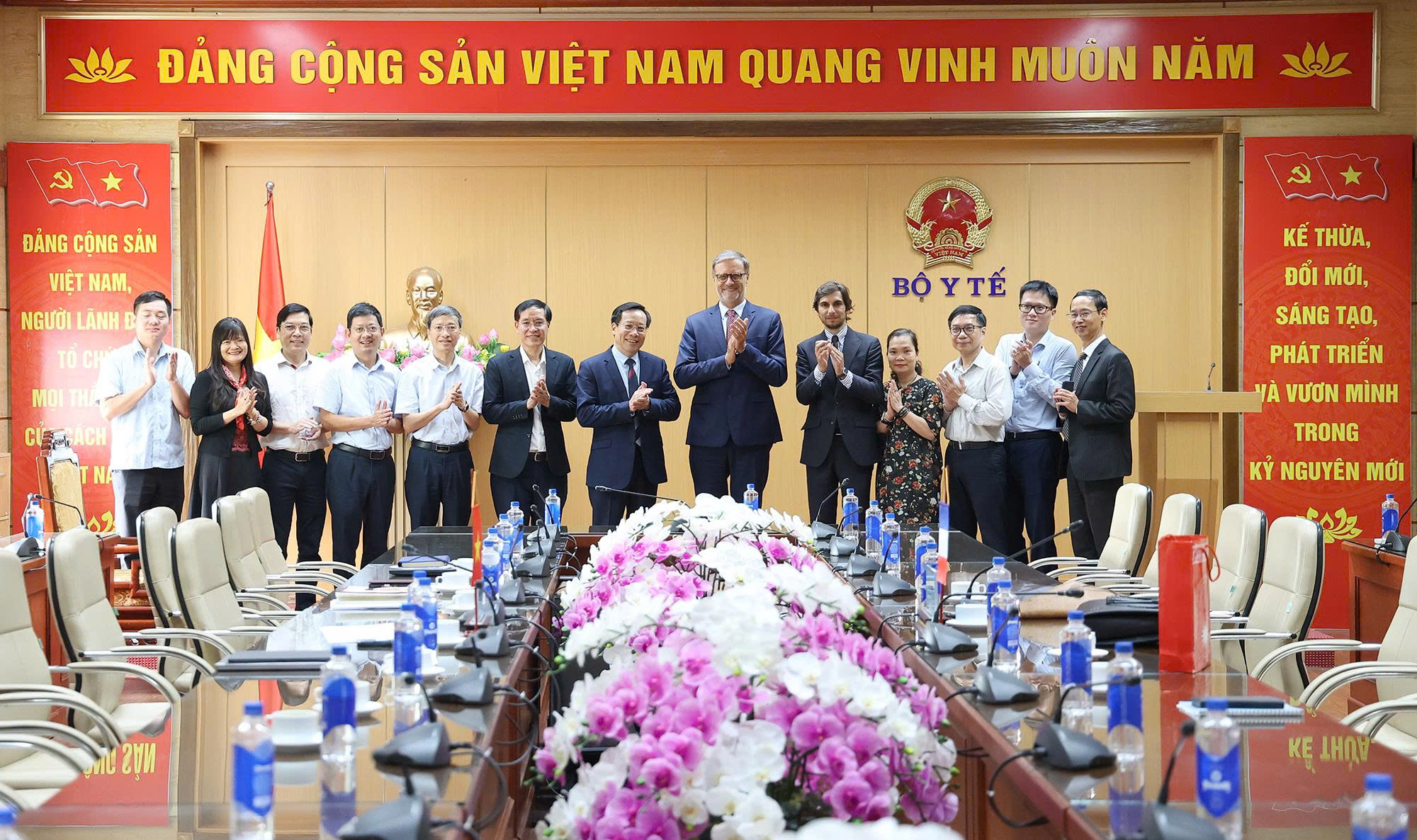 Việt Nam và Pháp: Tăng Cường Hợp Tác Y Tế Để Mở Rộng Cơ Hội Mới