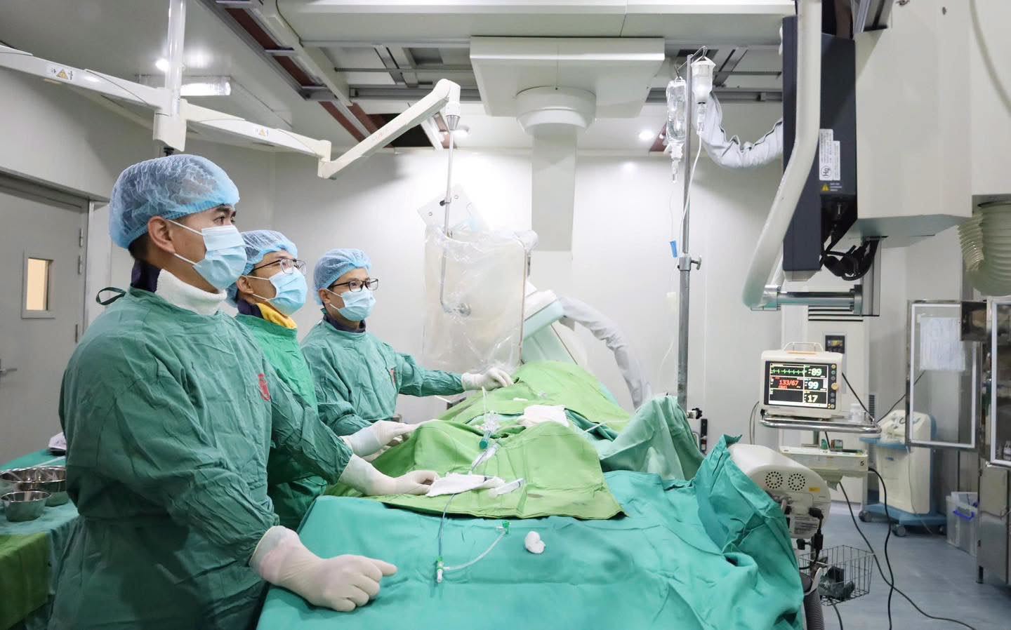 5-17872816714411567985683 Can thiệp cứu cụ ông mắc 3 bệnh mạch máu nguy hiểm- Ảnh 1.