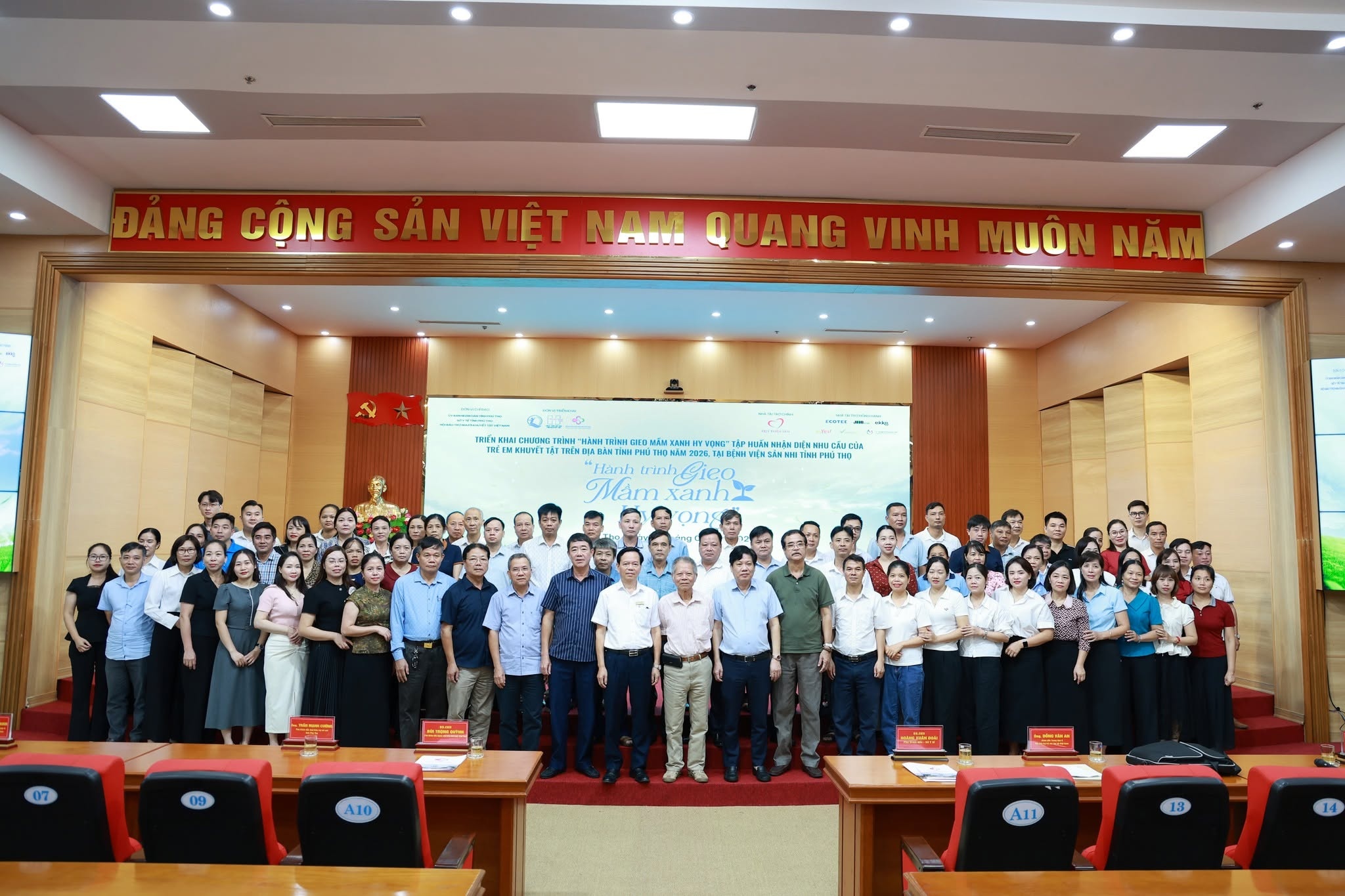 Tập huấn cho hơn 200 cán bộ y tế Phú Thọ về nhận diện, hỗ trợ trẻ khuyết tật - Ảnh 3.
