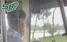 Sự Thật Đằng Sau Vụ Chen Lấn Tại Đường Phố: Đánh Nhập Cảnh Sát Giao Thông