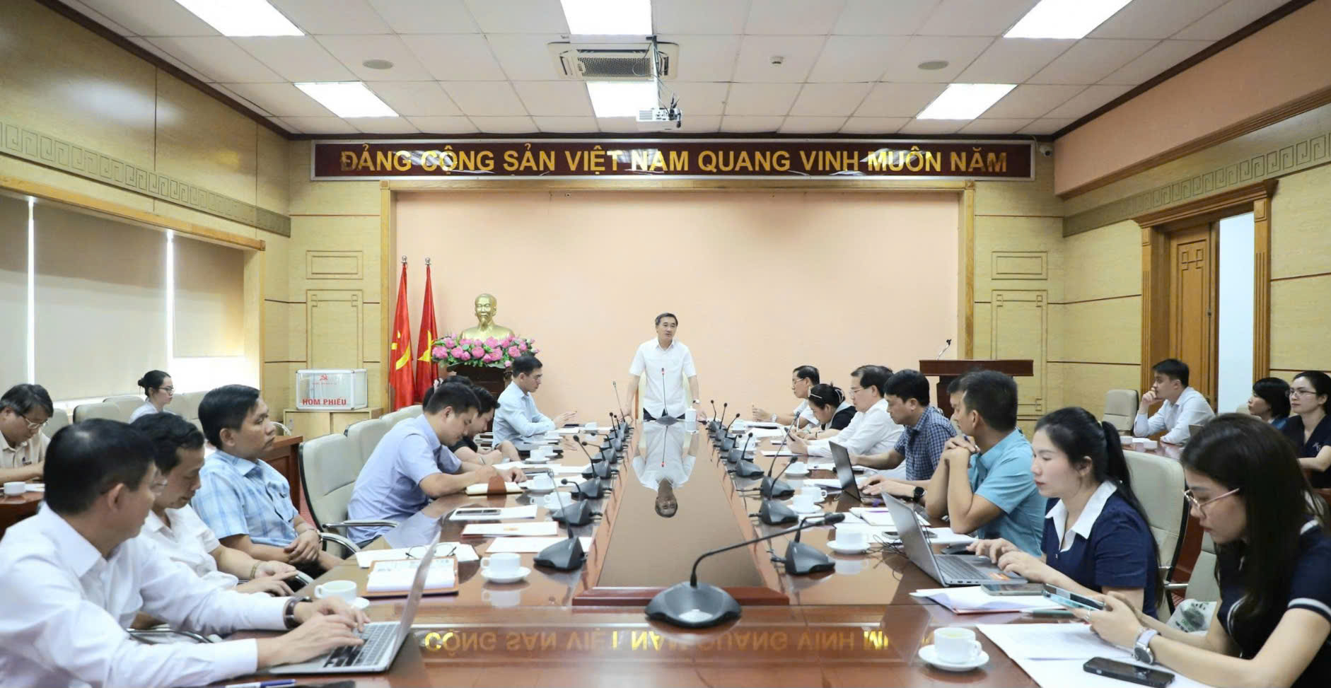 anh-thuan-13888-17866256479571310849178 Thứ trưởng Trần Văn Thuấn: Du lịch y tế cần sự vào cuộc đồng bộ của các bộ, ngành- Ảnh 7.
