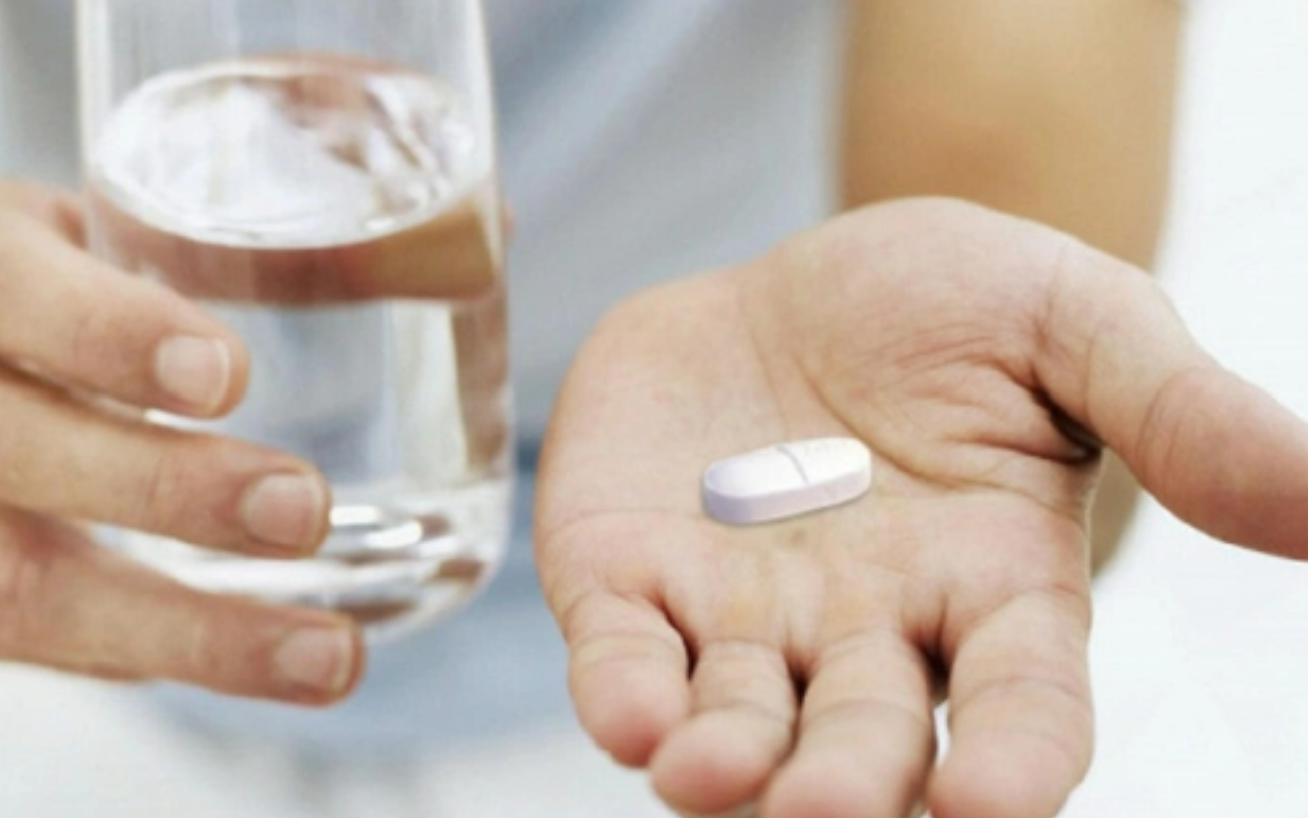 anhminhhoa-hiv-a-1764724654406274363850-30-0-848-1308-crop-1764724782244336471694 Điều gì xảy ra nếu người nhiễm HIV uống thuốc đều đặn suốt nhiều năm? - Ảnh 2.