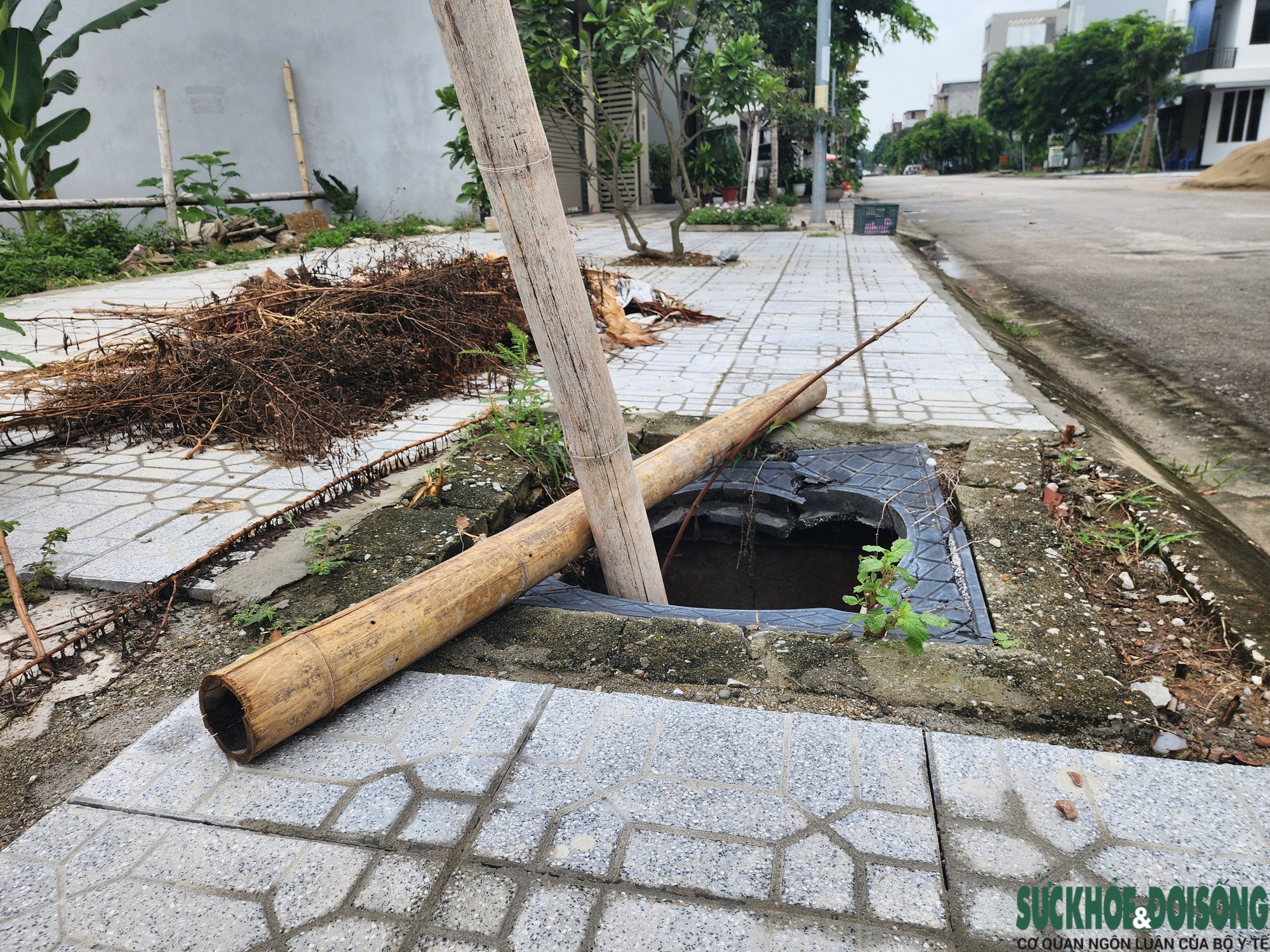 base64-17857227651931711525709 'Bẫy' hố ga sâu 2m chực chờ người dân giữa lòng đô thị Thanh Hóa - Ảnh 3.
