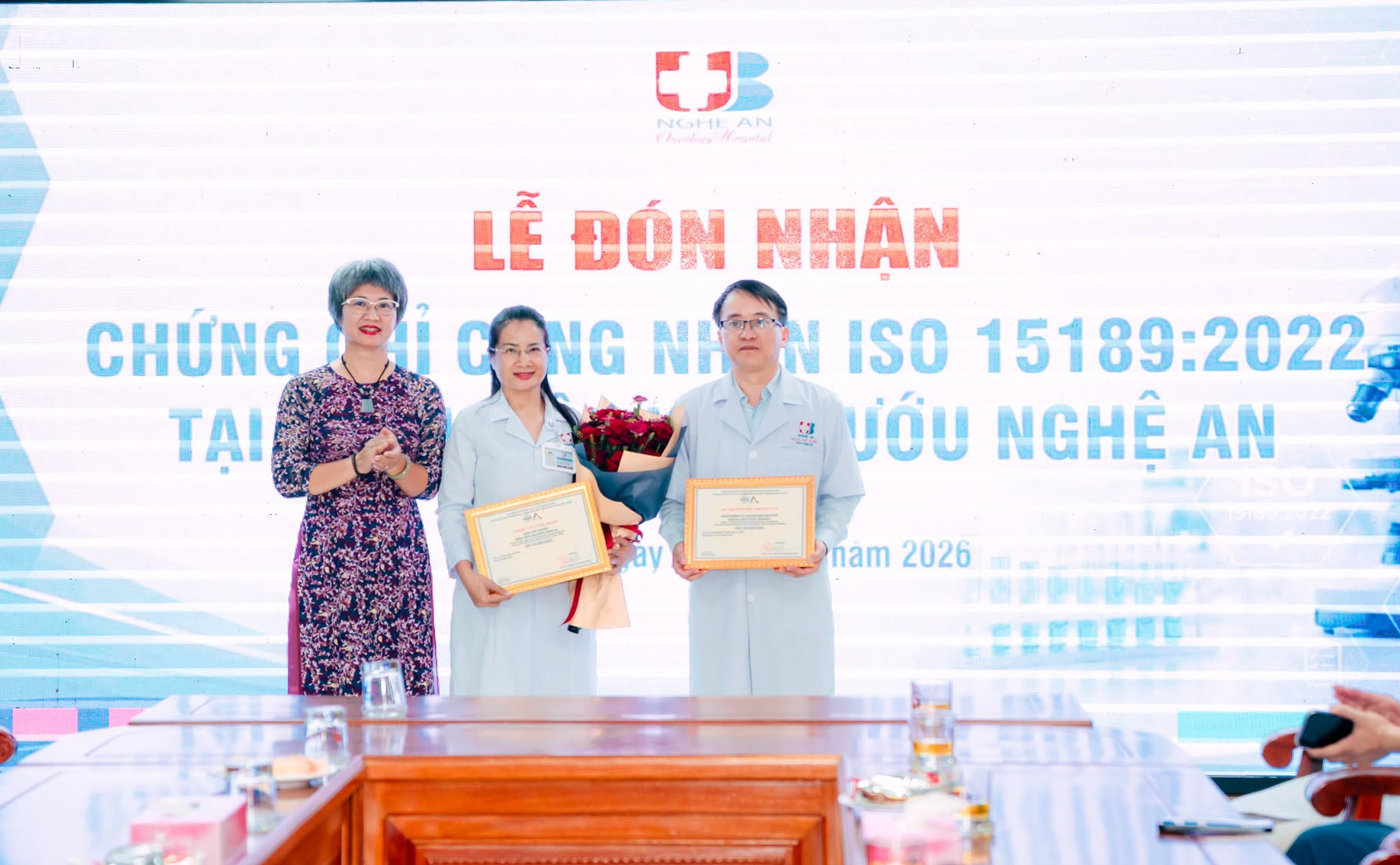 base64-1787714821176221978620 Bệnh viện Ung bướu Nghệ An nâng chất lượng xét nghiệm theo tiêu chuẩn quốc tế - Ảnh 1.