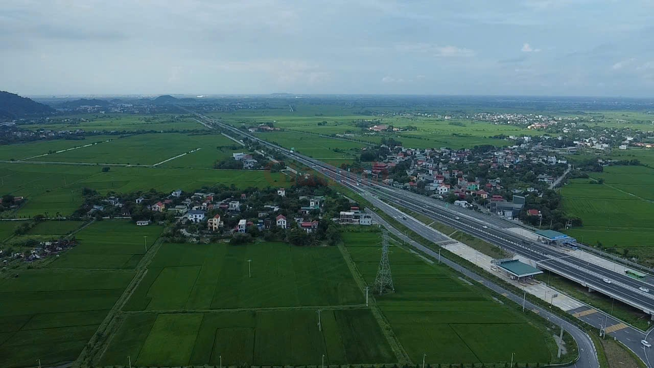 CSGT xử lý lỗi không giữ khoảng cách, cao tốc Pháp Vân - Cầu Giẽ - Cao Bồ ra sao?- Ảnh 1.
