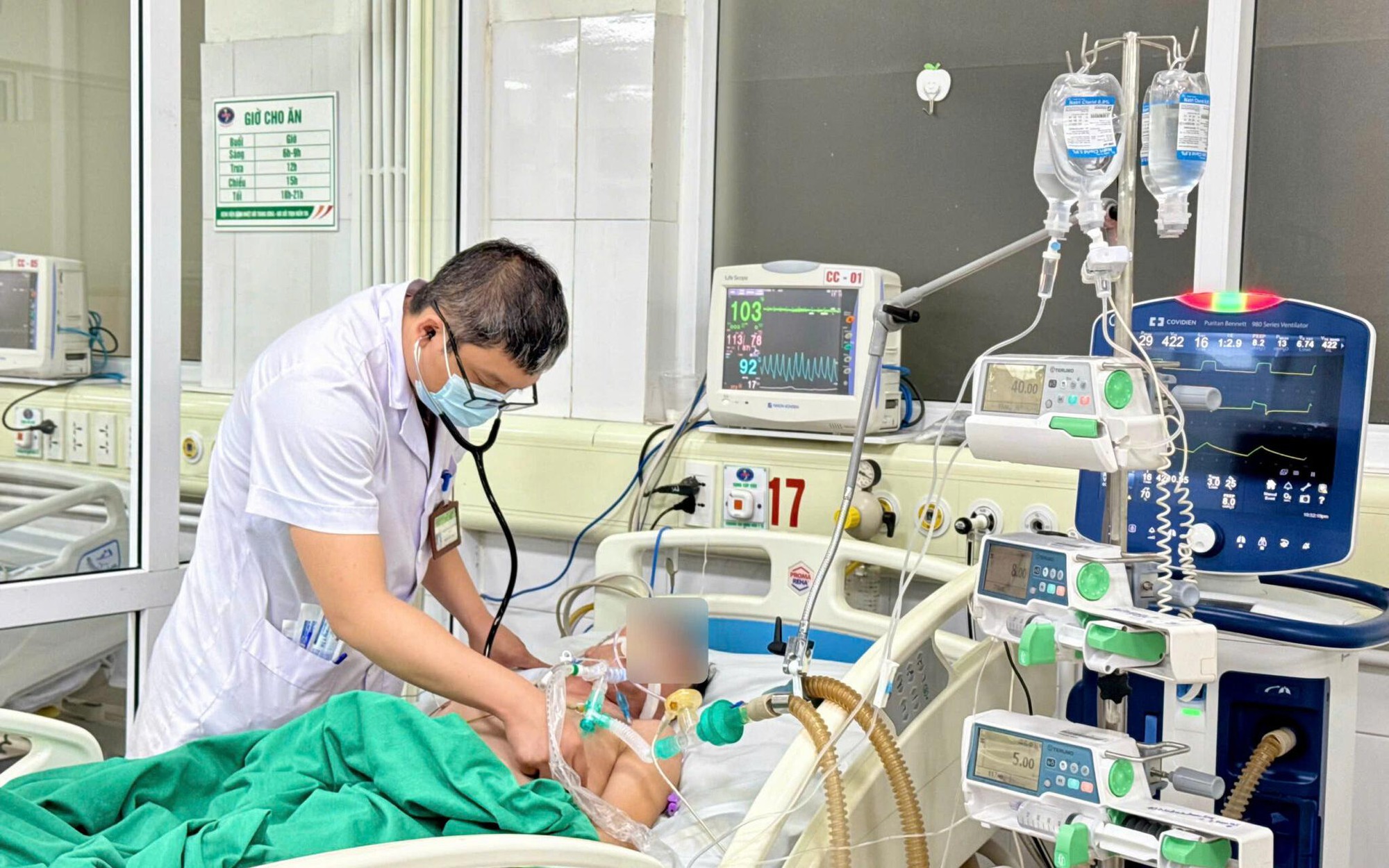 Những Nguy Cơ Sức Khỏe Người Cao Tuổi Khi Thay Đổi Thời Tiết