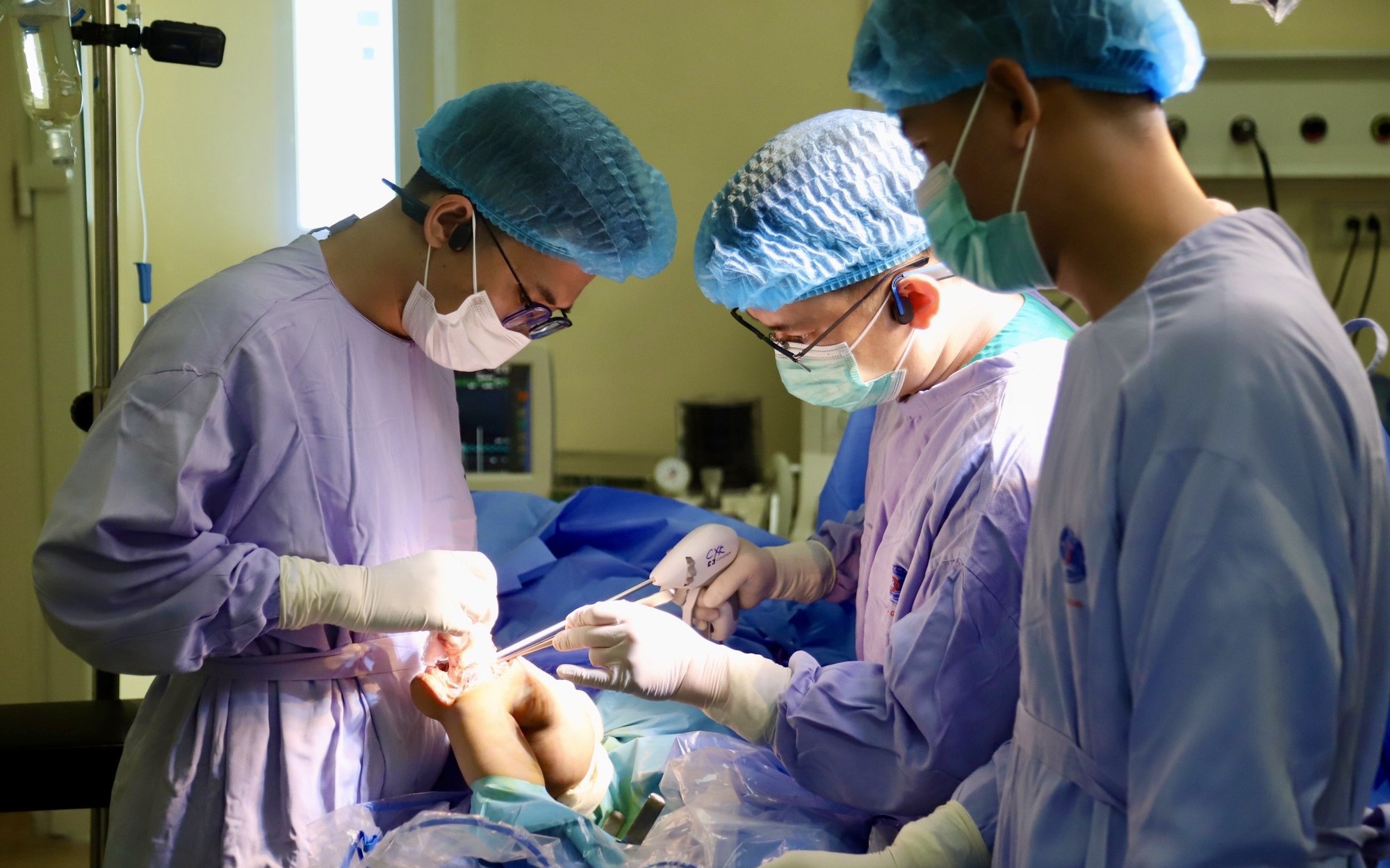 Cải Cách Bảo Hiểm Y Tế: Hỗ Trợ Tối Đa Cho Người Có Thu Nhập Thấp