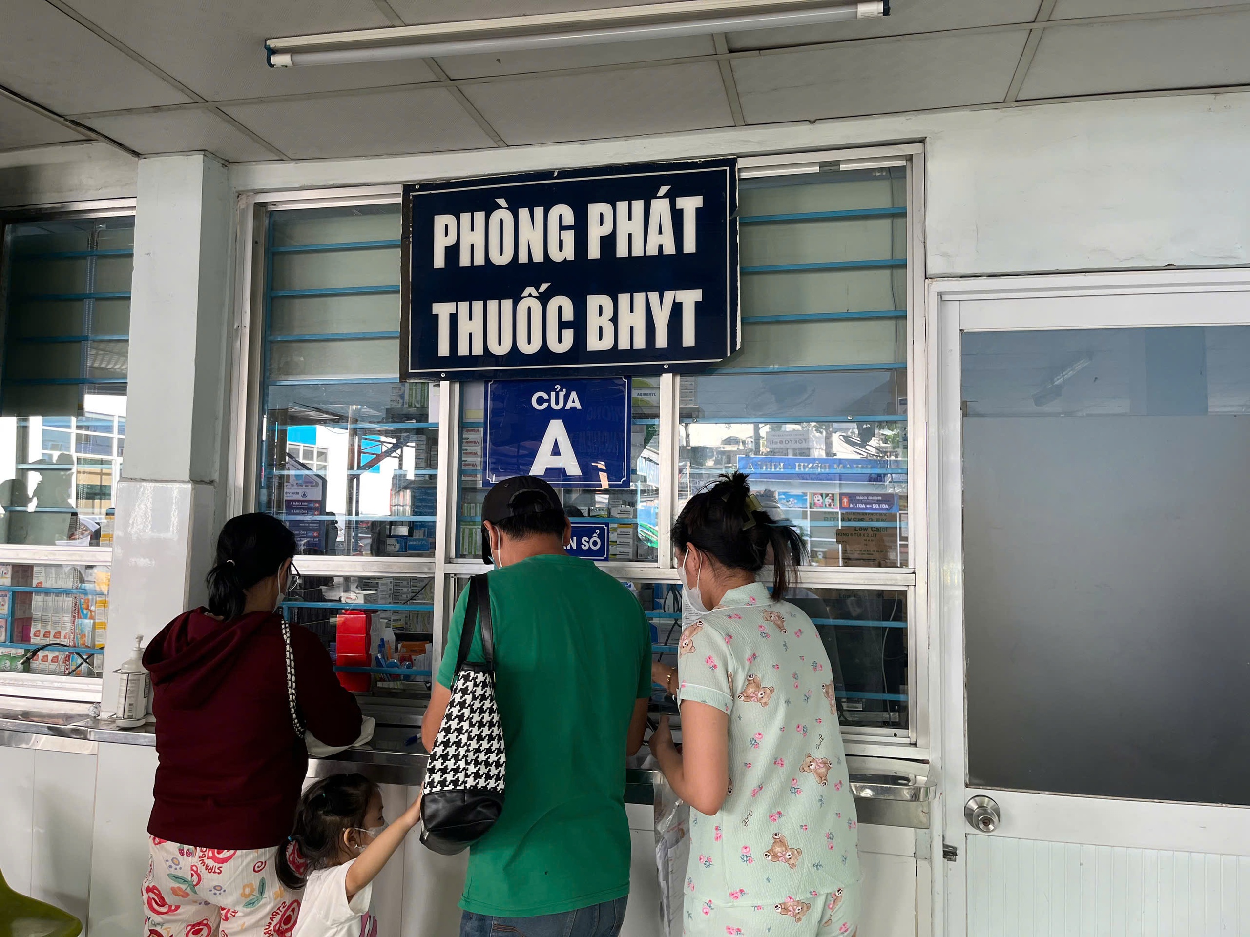 bhyt-25-17298235051032042242172 Bộ Y tế nghiên cứu tăng mức hưởng BHYT, bổ sung thuốc ung thư thế hệ mới, sinh học - Ảnh 1.