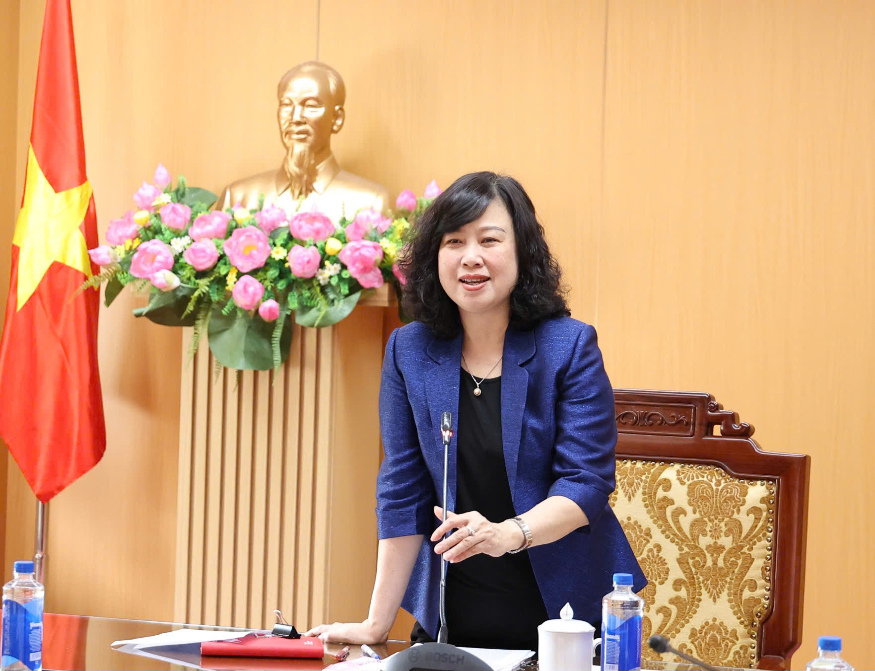 Bộ trưởng Đào Hồng Lan phát biểu chủ trì cuộc họp