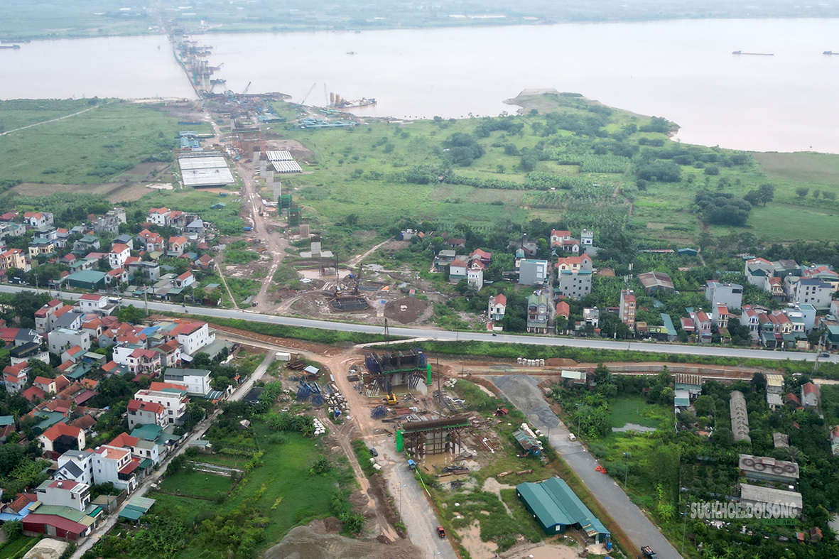 Cầu Hồng Hà: Tiến Độ Thi Công Ấn Tượng Trên Dòng Sông Hồng