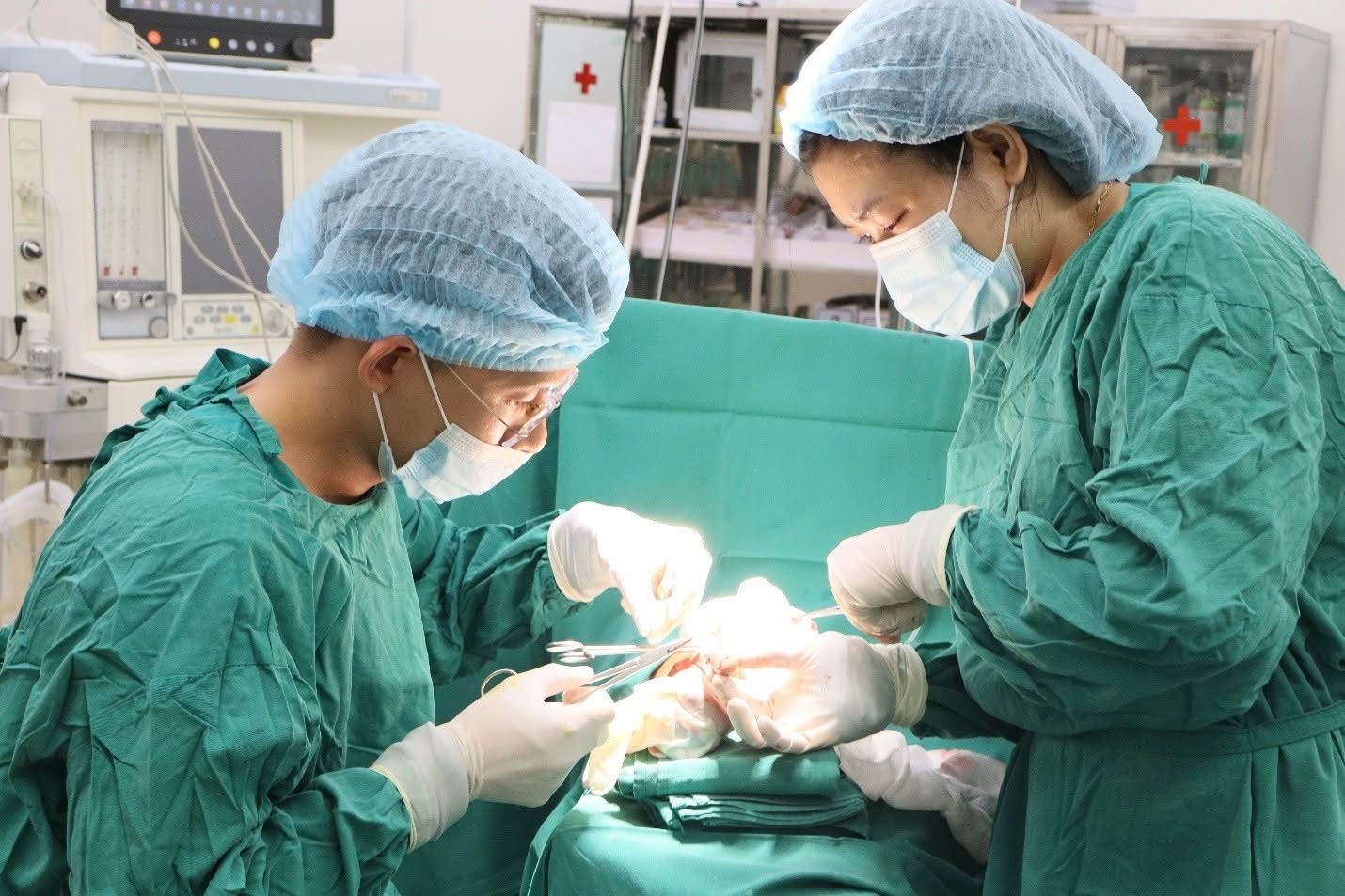 Xử Lý Đứt Gân: Khó Khăn Và Giải Pháp Tại Tuyến Cơ Sở - Ảnh 1.