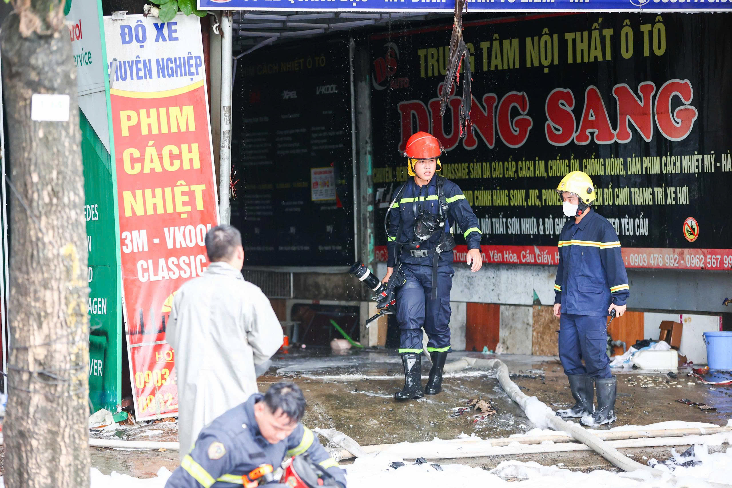 Ngọn Lửa Bùng Phát Tại Xưởng Sửa Chữa Ô Tô Ở Hà Nội: Cảnh Báo Nguy Cơ Cháy Nổ