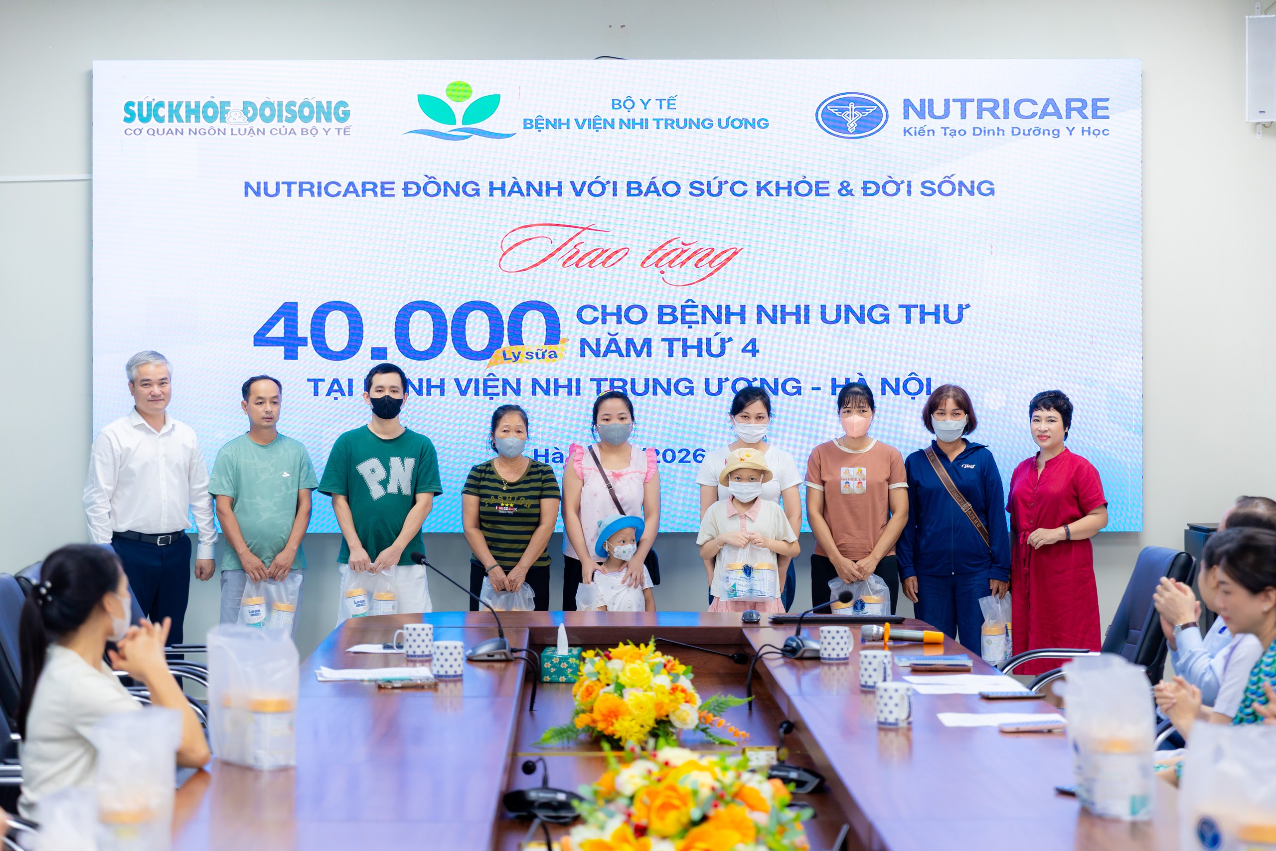 dn20824-178722363215752844599 Báo Sức khỏe & Đời sống và Nutricare trao 40.000 ly sữa tiếp thêm động lực cho bệnh nhi ung thư- Ảnh 7.