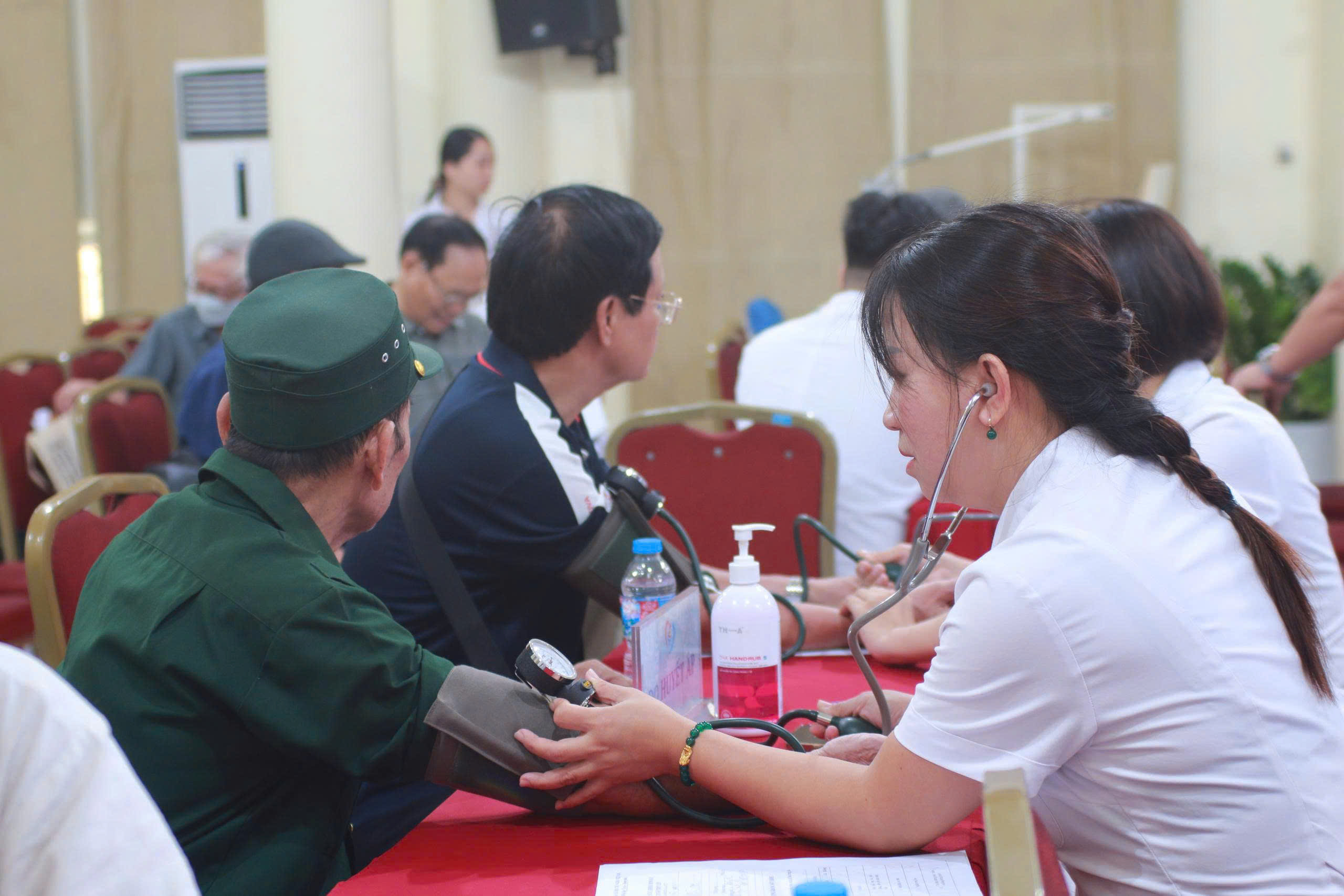 do-huyet-ap-17-17842080707521734074626 Bệnh lý hô hấp ở người cao tuổi