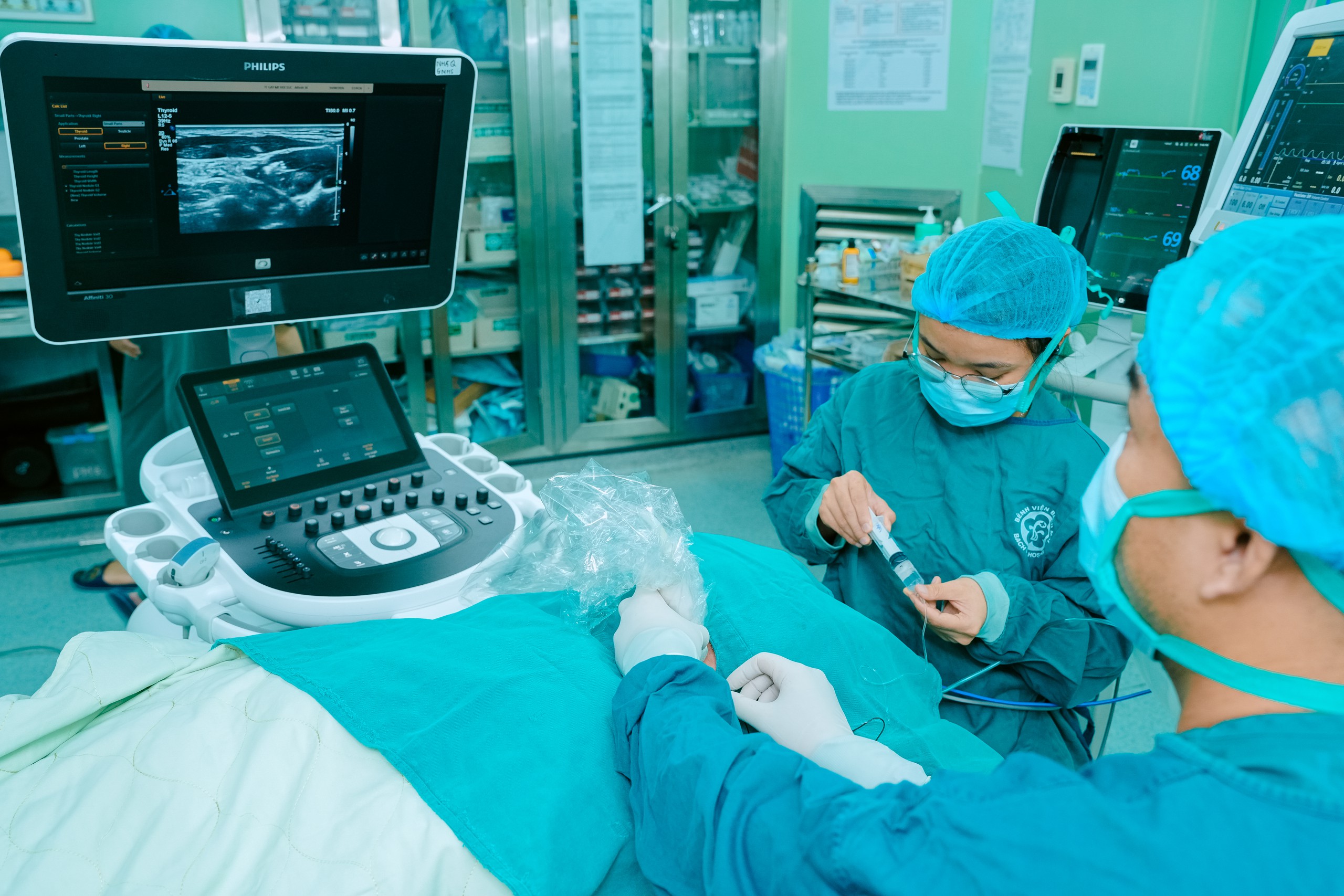 Bệnh Viện Bạch Mai: Hành Trình Đạt 500 Ca Phẫu Thuật Hẹp Động Mạch Cảnh