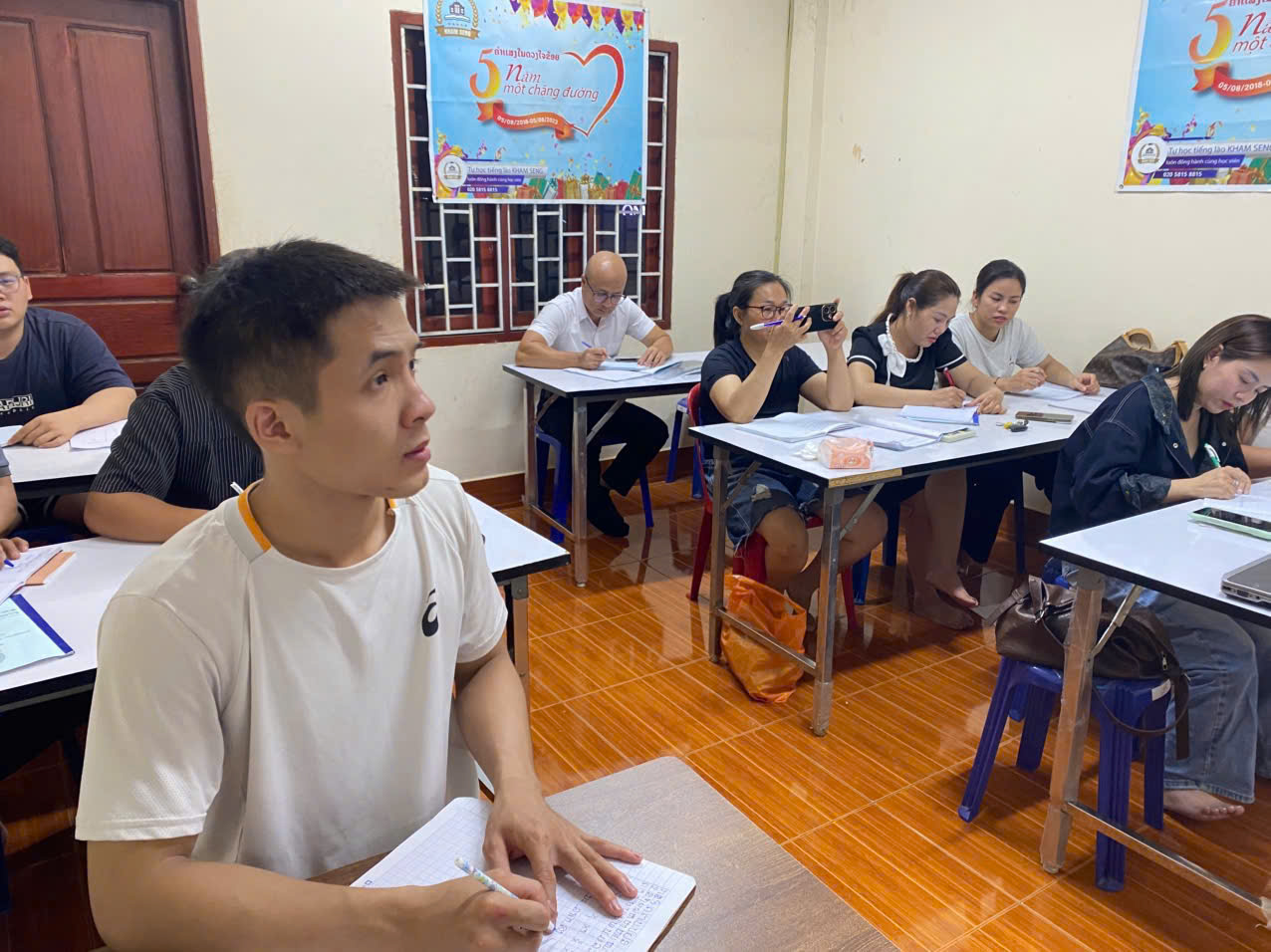 Bác sĩ Bạch Mai cứu sống thầy giáo hôn mê sâu sau hành trình hơn 1.000km từ Lào về nước- Ảnh 4.