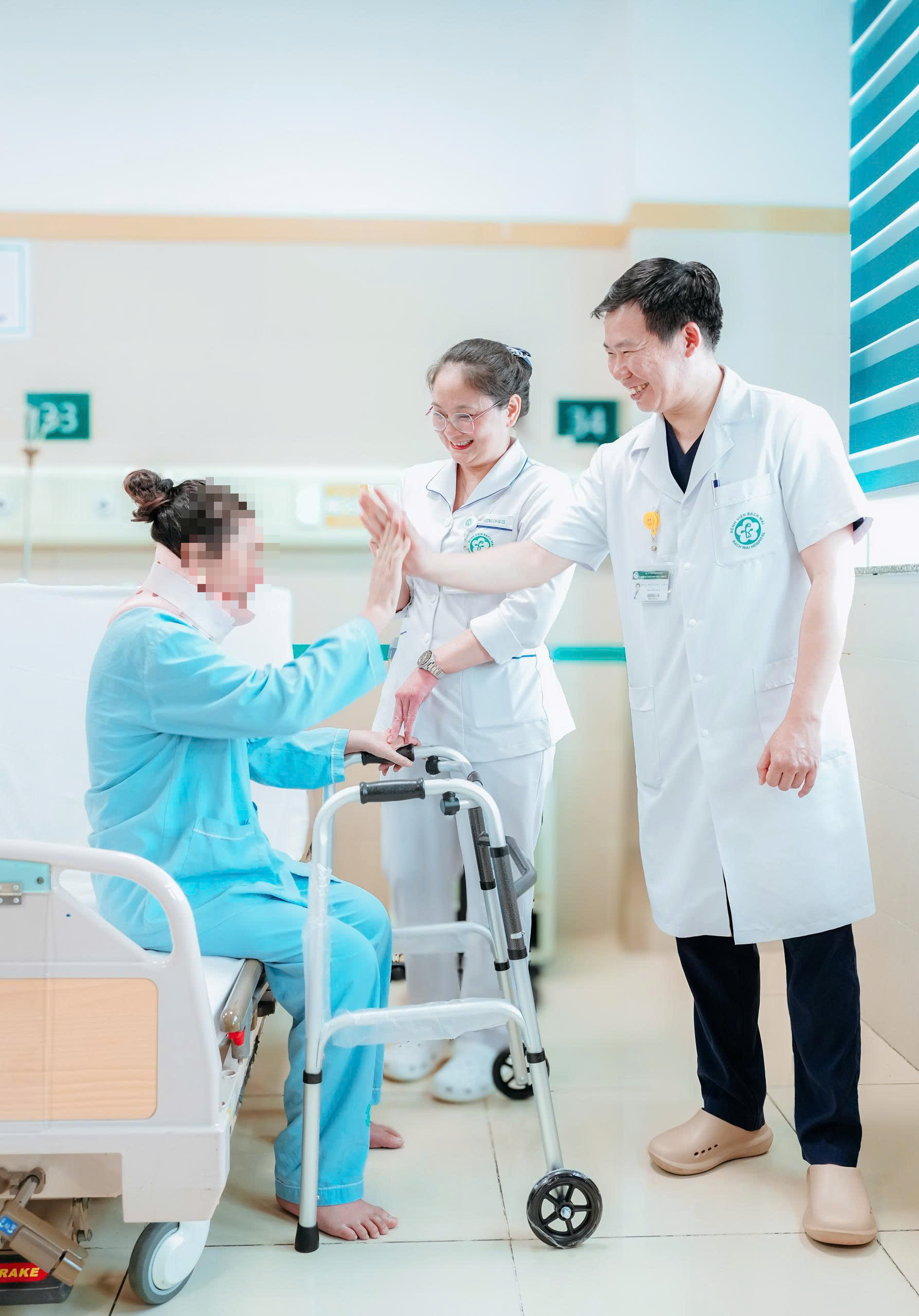 Khôi Phục Chức Năng Vận Động Sau 8 Tháng Liệt Giường: Hành Trình Kỳ Diệu Tại Bệnh Viện Bạch Mai