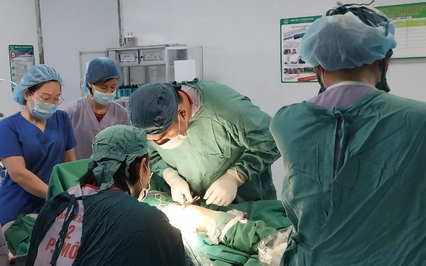 Báo động đỏ 'cứu' tinh hoàn bé trai chấn thương nghiêm trọng do tai nạn xe đạp- Ảnh 2.