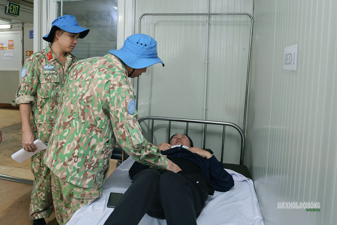 hanh-trinh-chuyen-tuyen-benh-nhan-bang-truc-thang-tu-bentiu-toi-juba-2-1786240125818303040417 Quân y Việt Nam chuyển tuyến bệnh nhân bằng trực thăng ở Nam Sudan- Ảnh 3.