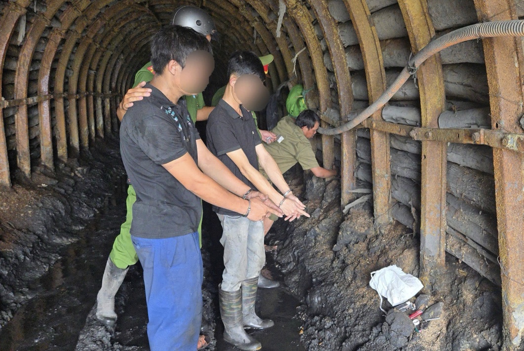 hinh-anh-13-8-26-luc-1729-1786617158473201514108 Phát hiện 2 công nhân sử dụng ma túy đá trong mỏ than- Ảnh 1.