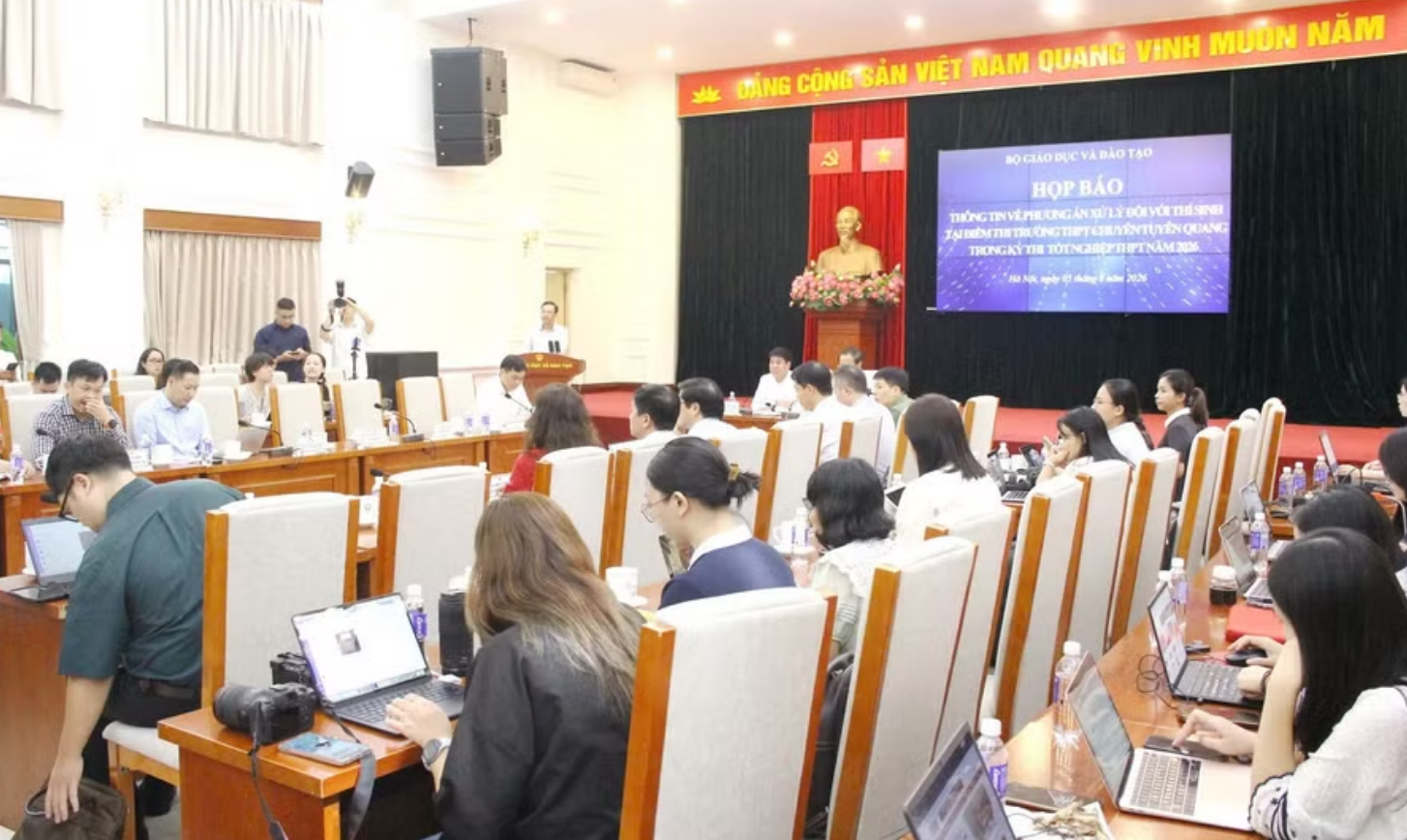 hop-bao-tuyen-quang-1785897808268214707707 Hủy kết quả, tổ chức thi lại cho tất cả thí sinh tại điểm thi THPT Chuyên Tuyên Quang - Ảnh 2.