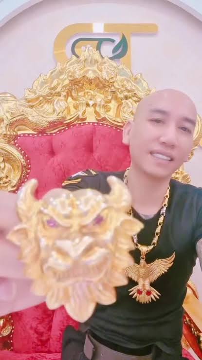 Phú Lê: Từ Cái Chết Giả Trong Thế Giới Ảo Đến Tình Trạng Bị Khởi Tố