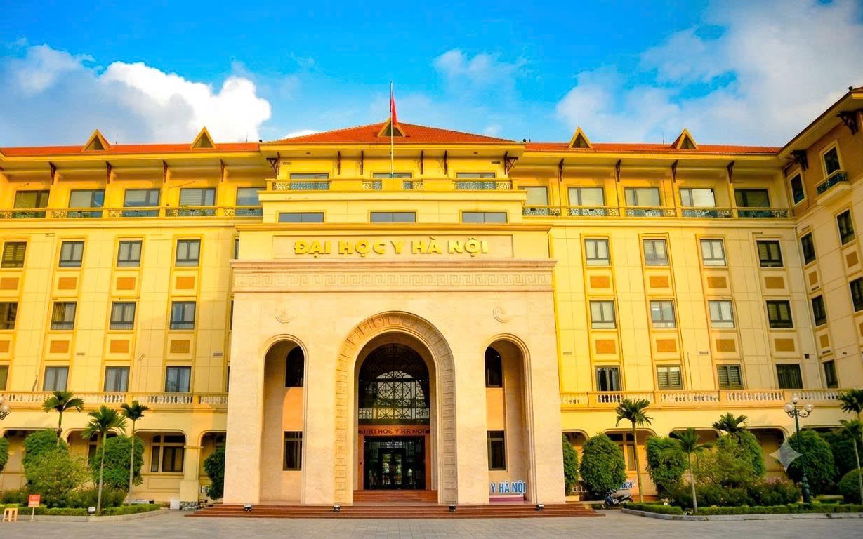696 Tân Bác Sĩ Từ Đại Học Y Hà Nội