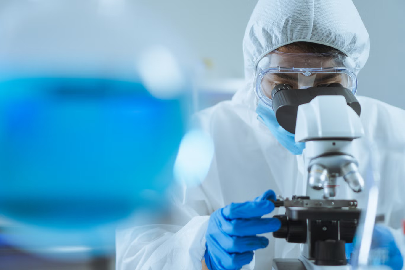 Cách AI Tạo Ra 16 Virus Mới: Tiềm Năng và Nguy Cơ