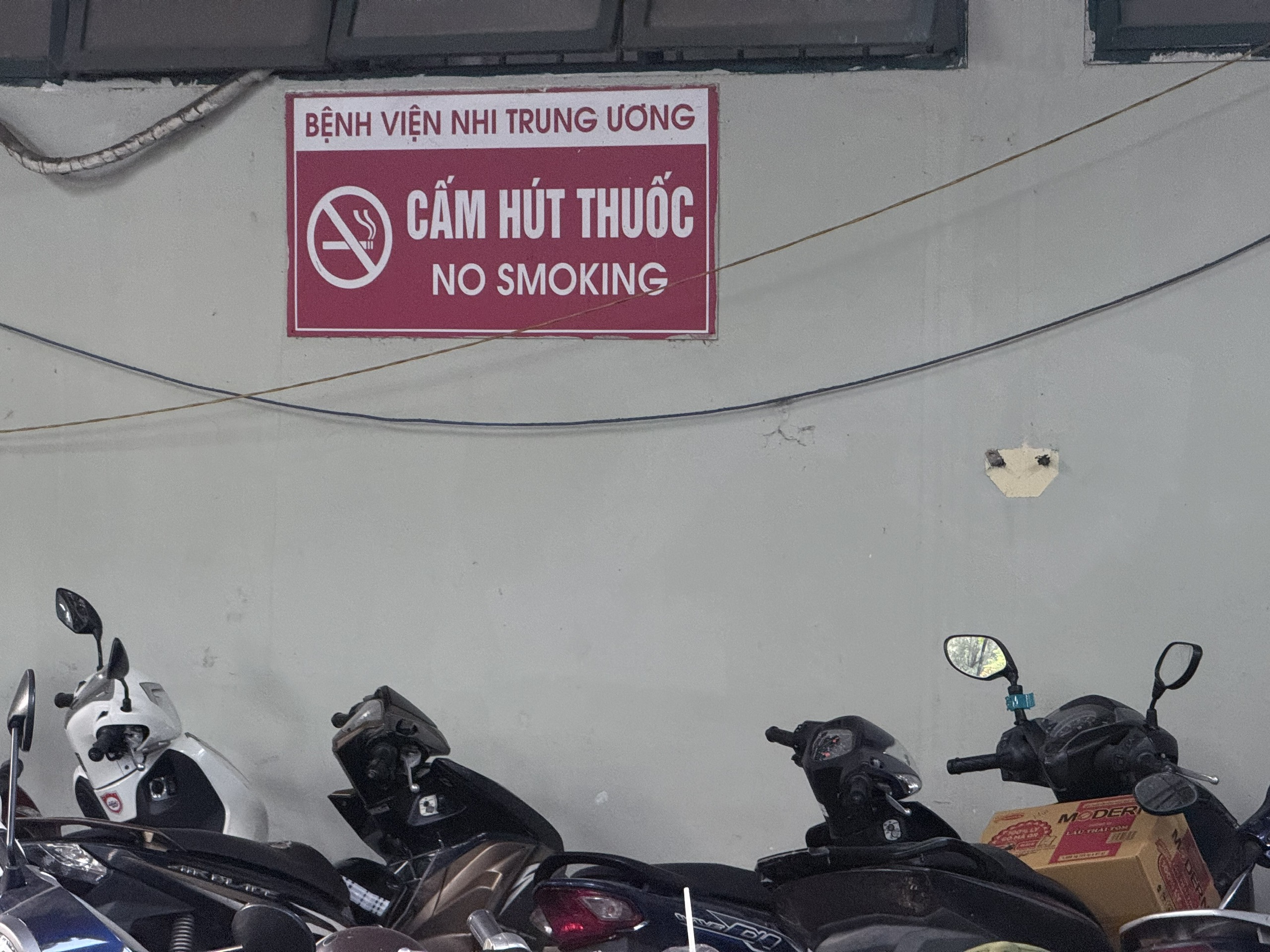 k-hut-thuo-1787464390748323395156 Tỷ lệ hút thuốc vẫn cao, cần chính sách kiểm soát mạnh hơn- Ảnh 2.