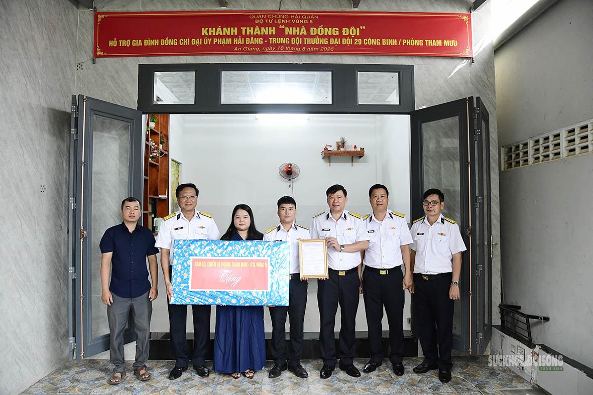 khanh-thanh-1787050165000324371825 Vùng 5 Hải quân bàn giao 3 'nhà đồng đội' cho quân nhân khó khăn - Ảnh 1.
