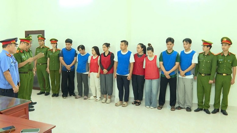 Thủ tướng ghi nhận thành tích đặc biệt của công an trong cuộc chiến chống buôn lậu kim cương- Ảnh 1.