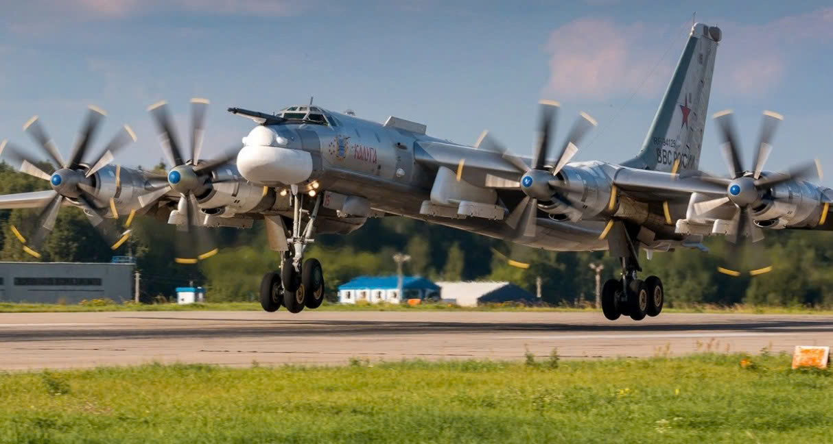 Phi đội Tu-95MS của Nga còn bao nhiêu cái khi liên tiếp bị Ukraine tập kích?- Ảnh 1.