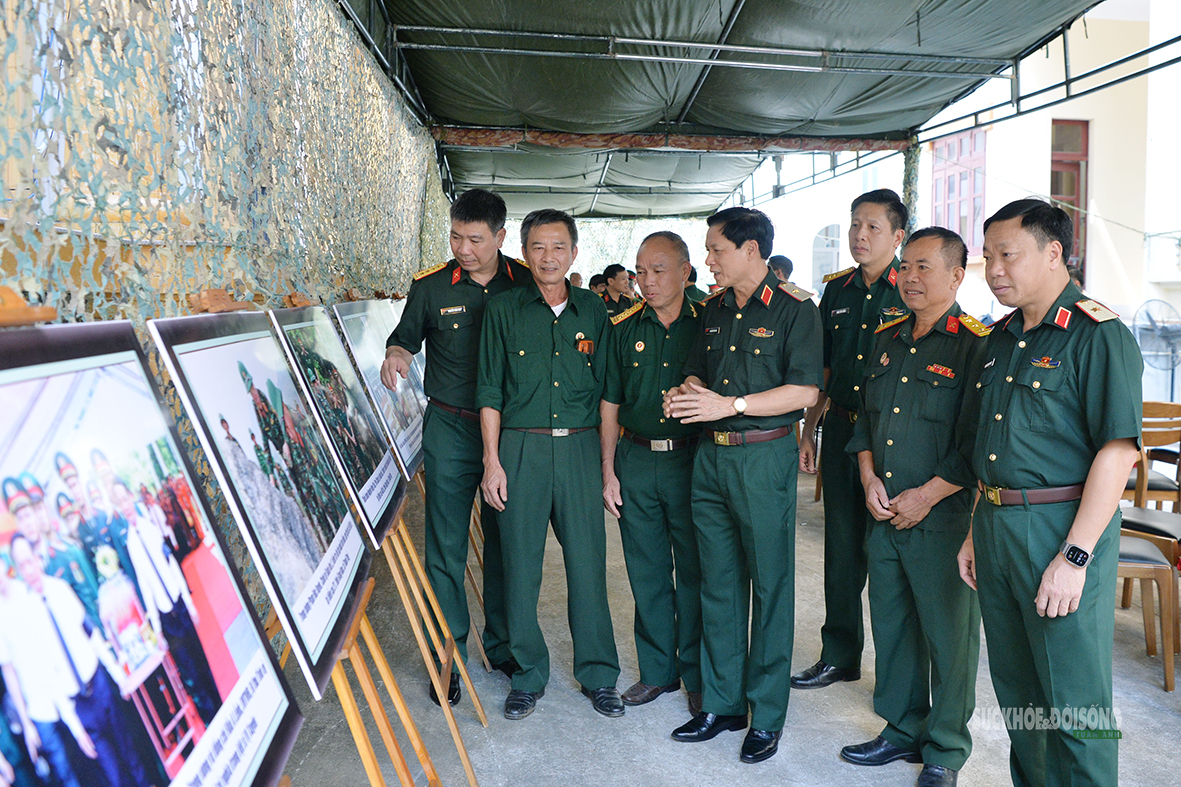 nhung-ky-vat-tu-hanh-trinh-tim-kiem-hai-cot-liet-si-o-tuyen-quang1-17866230870991152150687 Những kỷ vật từ hành trình tìm kiếm hài cốt liệt sĩ ở Tuyên Quang - Ảnh 1.