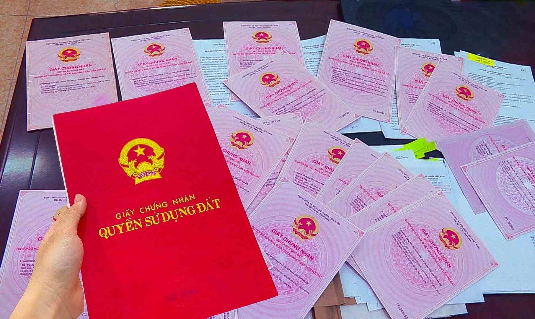 Cảnh Báo Về Những Rủi Ro Khi Thuê Người Làm Sổ Đỏ